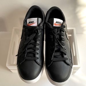 NWT Men NIKE Blazer Low Black Sneaker